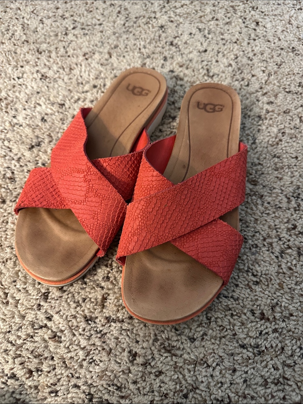 UGG Women's Coral Red Crisscross Slide Sandals size 9